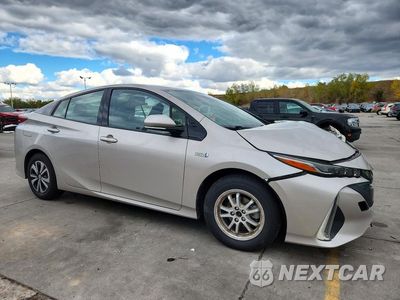 Czwarte zdjęcie samochodu z boku: 2017 TOYOTA PRIUS PRIME PREMIUM VIN:JTDKARFP0H3000735 - miniatura