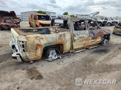 Trzecie zdjęcie samochodu z tyłu: 2018 CHEVROLET SILVERADO K1500 LTZ VIN:3GCUKSEJ7JG322494 - miniatura