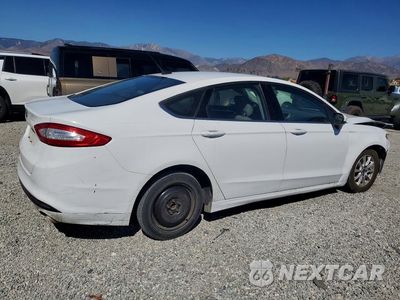 Trzecie zdjęcie samochodu z tyłu: 2015 FORD FUSION S VIN:3FA6P0G79FR151152 - miniatura