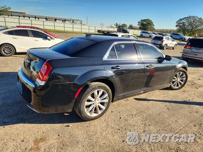 Trzecie zdjęcie samochodu z tyłu: 2018 CHRYSLER 300 TOURING VIN:2C3CCARG2JH282122 - miniatura