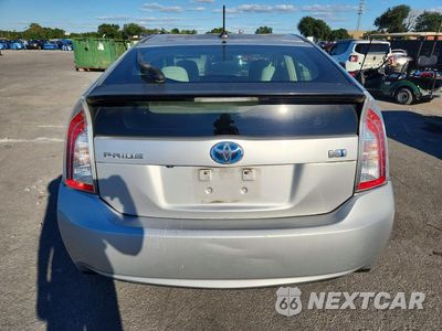 Zdjęcie 6 z 12 samochodu: 2012 TOYOTA PRIUS THREE VIN:JTDKN3DU6C5408552 - miniatura