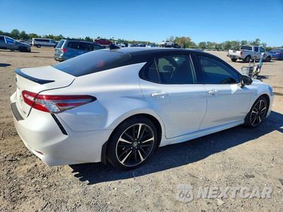 Trzecie zdjęcie samochodu z tyłu: 2019 TOYOTA CAMRY XSE VIN:4T1B61HK8KU279210 - miniatura