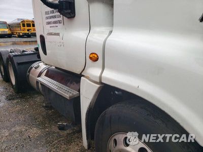 Zdjęcie 12 z 12 samochodu: 2018 FREIGHTLINER CASCADIA 125 SEMI TRUCK VIN:3AKJGEFG8JSJW4725 - miniatura
