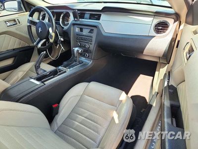 Zdjęcie 8 z 12 samochodu: 2010 FORD MUSTANG VIN:1ZVBP8AN3A5114881 - miniatura