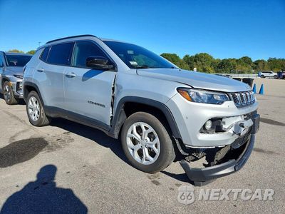 Czwarte zdjęcie samochodu z boku: 2024 JEEP COMPASS LATITUDE VIN:3C4NJDBN3RT154608 - miniatura