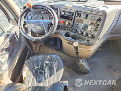 Zdjęcie 8 z 13 samochodu: 2010 FREIGHTLINER CASCADIA SEMI TRUCK VIN:1FUJGLDR5ASAS4628 - miniatura