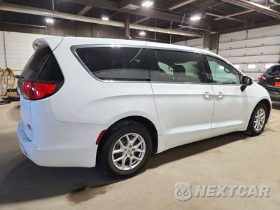 Trzecie zdjęcie samochodu z tyłu: 2022 CHRYSLER VOYAGER LX VIN:2C4RC1CG0NR105065 - miniatura