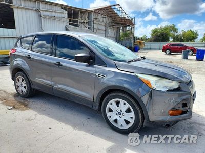 Czwarte zdjęcie samochodu z boku: 2014 FORD ESCAPE S VIN:1FMCU0F70EUC44460 - miniatura