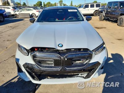 Piąte zdjęcie samochodu w środku: 2026 BMW M5 VIN:WBS83FK02TCV22294 - miniatura
