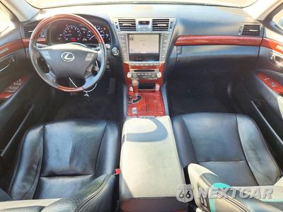 Zdjęcie 8 z 12 samochodu: 2010 LEXUS LS 460 VIN:JTHBL1EFXA5098038 - miniatura