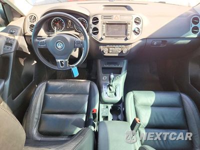 Zdjęcie 8 z 14 samochodu: 2011 VOLKSWAGEN TIGUAN S VIN:WVGAV7AX9BW557401 - miniatura