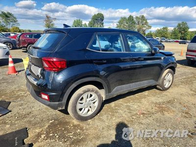 Trzecie zdjęcie samochodu z tyłu: 2022 HYUNDAI VENUE SE VIN:KMHRB8A36NU134452 - miniatura