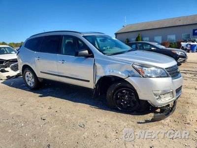 Czwarte zdjęcie samochodu z boku: 2015 CHEVROLET TRAVERSE LS VIN:1GNKRFED7FJ345498 - miniatura