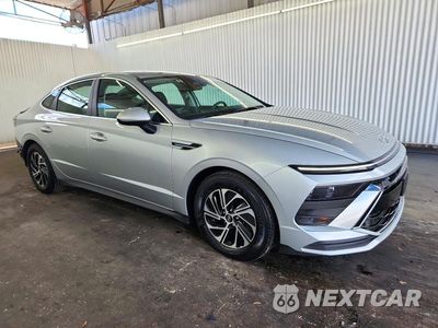 Czwarte zdjęcie samochodu z boku: 2026 HYUNDAI SONATA HYBRID BLUE VIN:KMHL24JJ7TA165883 - miniatura