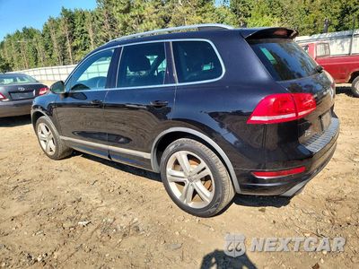 Drugie zdjęcie samochodu z przodu: 2014 VOLKSWAGEN TOUAREG V6 VIN:WVGDF9BP8ED009412 - miniatura