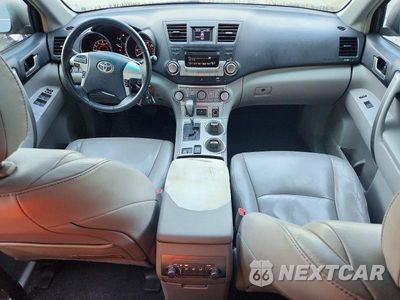 Zdjęcie 8 z 13 samochodu: 2012 TOYOTA HIGHLANDER SE VIN:5TDBK3EH8CS167422 - miniatura
