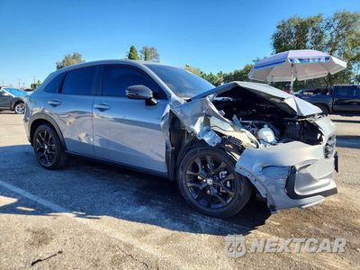 Czwarte zdjęcie samochodu z boku: 2025 HONDA HR-V SPORT VIN:3CZRZ1H50SM736935 - miniatura