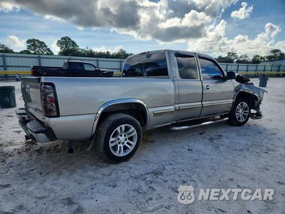 Trzecie zdjęcie samochodu z tyłu: 2002 CHEVROLET SILVERADO C1500 VIN:2GCEC19V921422776 - miniatura