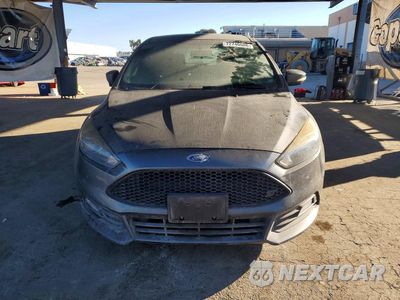 Piąte zdjęcie samochodu w środku: 2016 FORD FOCUS ST VIN:1FADP3L96GL324996 - miniatura