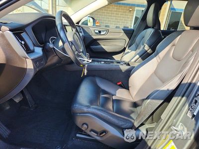 Zdjęcie 7 z 12 samochodu: 2020 VOLVO XC60 T6 MOMENTUM VIN:YV4A22RK6L1584933 - miniatura