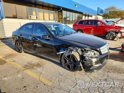 Czwarte zdjęcie samochodu z boku: 2011 MERCEDES-BENZ C 300 4MATIC VIN:WDDGF8BB6BR144991 - miniatura