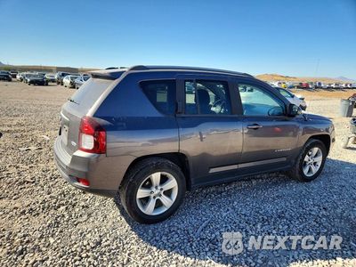 Trzecie zdjęcie samochodu z tyłu: 2017 JEEP COMPASS LATITUDE VIN:1C4NJDEBXHD105086 - miniatura