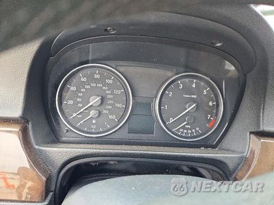 Zdjęcie 9 z 12 samochodu: 2009 BMW 328 I VIN:WBAPH73559E128447 - miniatura