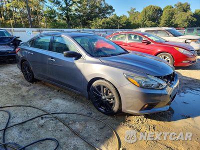 Czwarte zdjęcie samochodu z boku: 2018 NISSAN ALTIMA 2.5 SR VIN:1N4AL3AP0JC253849 - miniatura