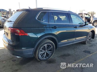 Trzecie zdjęcie samochodu z tyłu: 2019 VOLKSWAGEN TIGUAN SE VIN:3VV3B7AX1KM058079 - miniatura