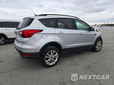 Trzecie zdjęcie samochodu z tyłu: 2019 FORD ESCAPE SEL VIN:1FMCU9HD7KUB56346 - miniatura