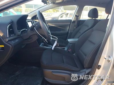 Zdjęcie 7 z 12 samochodu: 2018 HYUNDAI ELANTRA SE VIN:5NPD74LF7JH377384 - miniatura