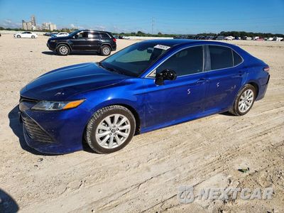 2018 TOYOTA CAMRY LE 4T1B11HK3JU588421 - główne zdjęcie licytacji z USA - miniatura