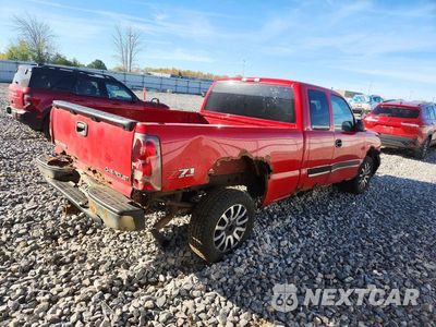 Trzecie zdjęcie samochodu z tyłu: 2004 CHEVROLET SILVERADO K1500 VIN:1GCEK19T34E282615 - miniatura