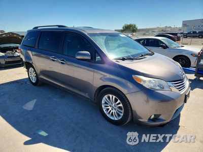 Czwarte zdjęcie samochodu z boku: 2015 TOYOTA SIENNA XLE 8-PASSENGER VIN:5TDYK3DC8FS641809 - miniatura