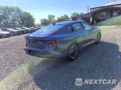Czwarte zdjęcie samochodu z boku: 2025 KIA K4 EX VIN:3KPFU4DEXSE009004 - miniatura