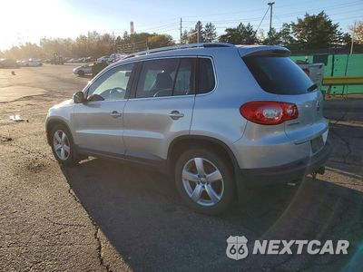 Drugie zdjęcie samochodu z przodu: 2010 VOLKSWAGEN TIGUAN SE VIN:WVGBV7AX7AW513593 - miniatura