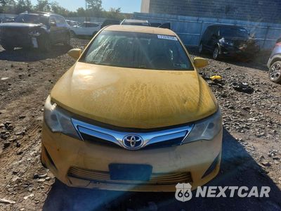 Piąte zdjęcie samochodu w środku: 2014 TOYOTA CAMRY HYBRID LE VIN:4T1BD1FKXEU137387 - miniatura