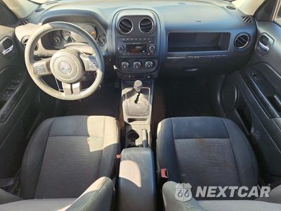 Zdjęcie 8 z 13 samochodu: 2015 JEEP PATRIOT SPORT VIN:1C4NJPBA0FD280442 - miniatura