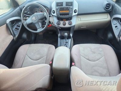 Zdjęcie 8 z 13 samochodu: 2006 TOYOTA RAV4 BASE VIN:JTMBK35V565003464 - miniatura