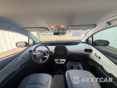 Zdjęcie 9 z 14 samochodu: 2016 TOYOTA PRIUS TWO VIN:JTDKBRFU7G3512641 - miniatura
