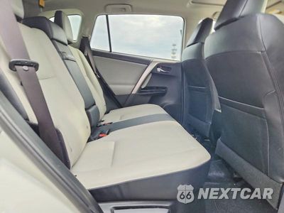 Zdjęcie 11 z 13 samochodu: 2017 TOYOTA RAV4 HV LIMITED VIN:JTMDJREV8HD132631 - miniatura