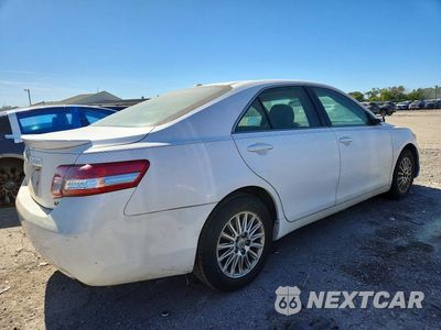 Trzecie zdjęcie samochodu z tyłu: 2010 TOYOTA CAMRY LE VIN:4T4BF3EK1AR028680 - miniatura