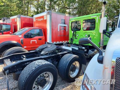 Trzecie zdjęcie samochodu z tyłu: 2025 FREIGHTLINER CASCADIA 116 VIN:3AKJHTDV2SSWB6894 - miniatura