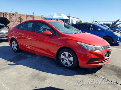 Czwarte zdjęcie samochodu z boku: 2018 CHEVROLET CRUZE LS VIN:1G1BC5SMXJ7101268 - miniatura