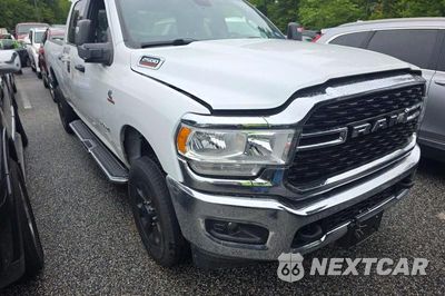 Drugie zdjęcie samochodu z przodu: 2024 RAM 2500 BIG HORN VIN:3C6UR5DL2RG100898 - miniatura