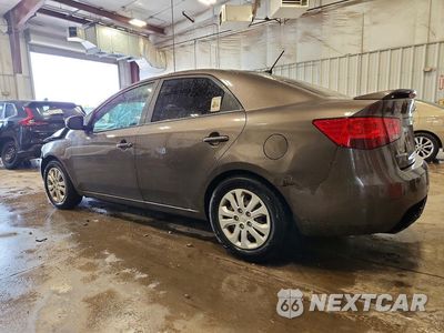 Drugie zdjęcie samochodu z przodu: 2013 KIA FORTE EX VIN:KNAFU4A29D5663224 - miniatura