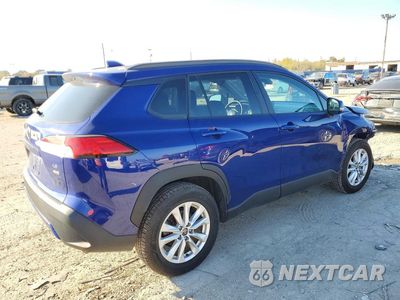 Trzecie zdjęcie samochodu z tyłu: 2022 TOYOTA COROLLA CROSS LE VIN:7MUCAABG0NV033570 - miniatura