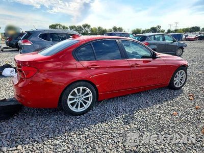 Trzecie zdjęcie samochodu z tyłu: 2016 BMW 320 XI VIN:WBA8E5G57GNT41263 - miniatura