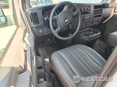 Zdjęcie 8 z 13 samochodu: 2025 CHEVROLET EXPRESS G2500 VIN:1GCWGBF75S1181101 - miniatura