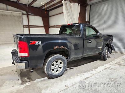 Trzecie zdjęcie samochodu z tyłu: 2010 GMC SIERRA K1500 SLE VIN:1GTPKVE07AZ224359 - miniatura